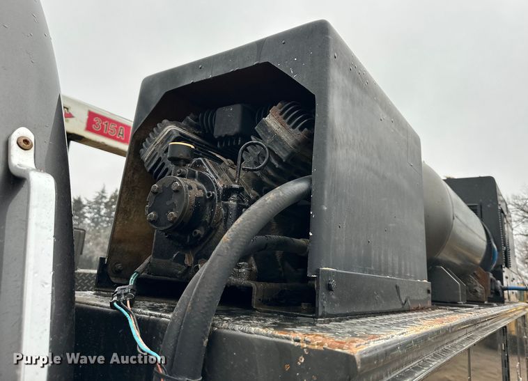 image for item NT9010 2005 Ford F650 utility / service truck