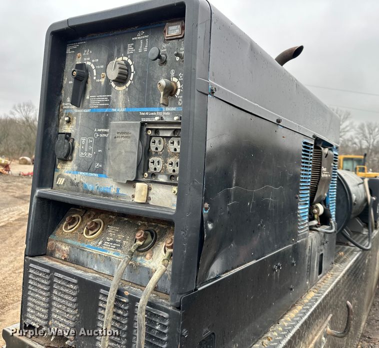 image for item NT9010 2005 Ford F650 utility / service truck