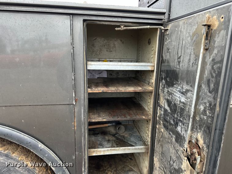 image for item NT9010 2005 Ford F650 utility / service truck