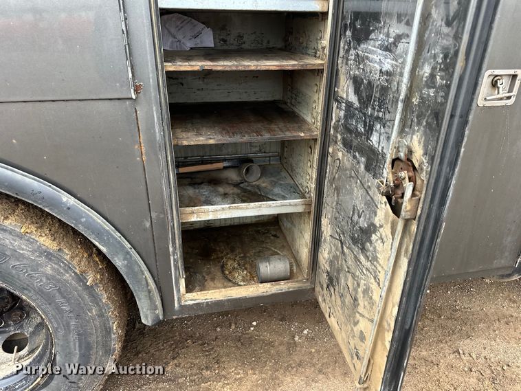 image for item NT9010 2005 Ford F650 utility / service truck