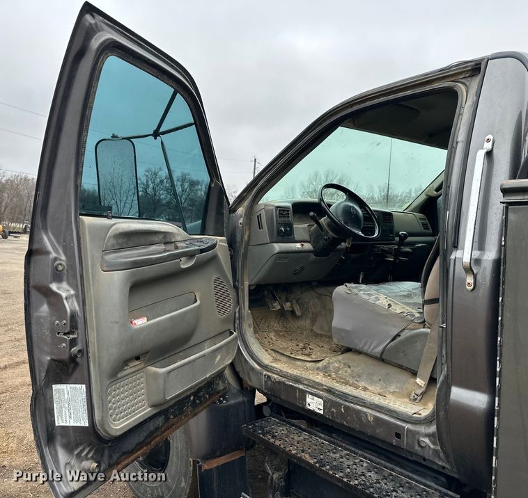 image for item NT9010 2005 Ford F650 utility / service truck