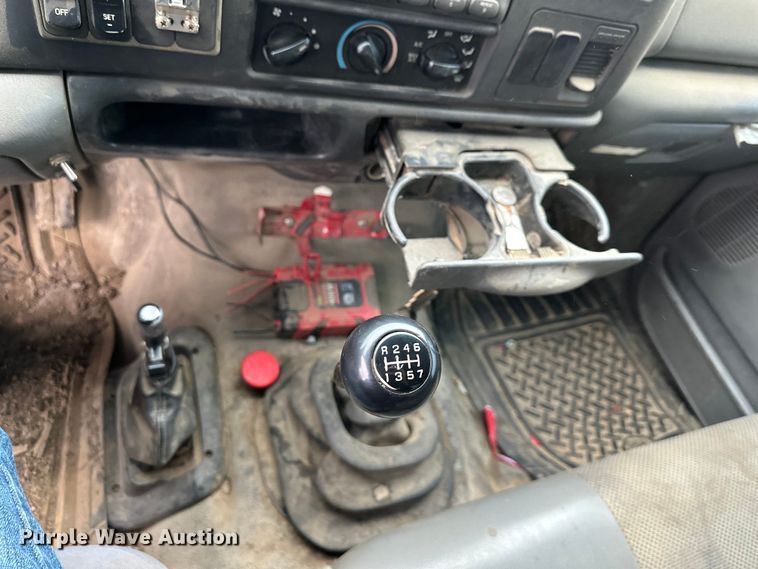 image for item NT9010 2005 Ford F650 utility / service truck