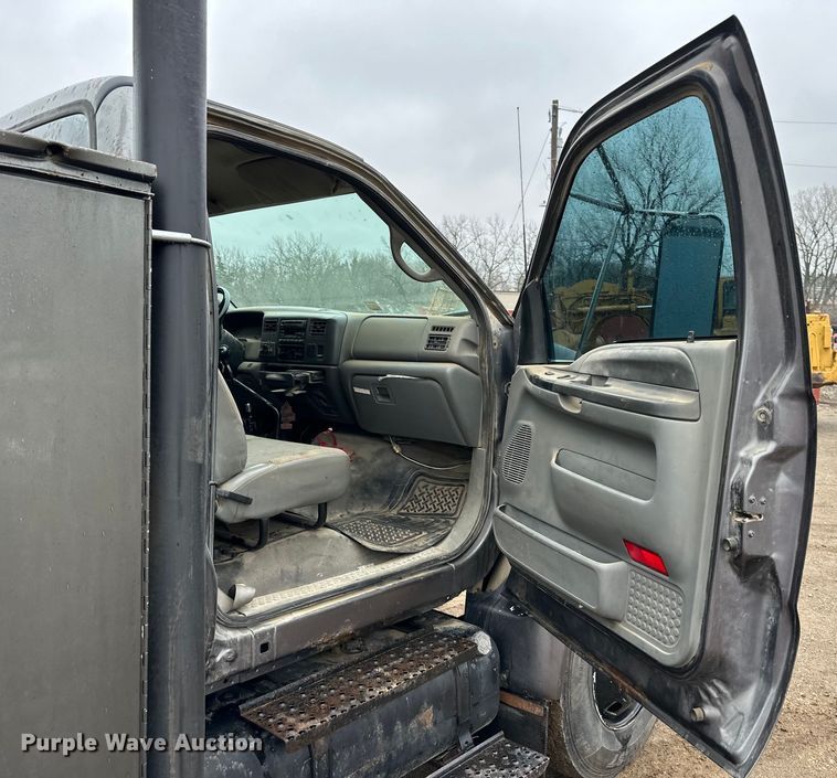 image for item NT9010 2005 Ford F650 utility / service truck