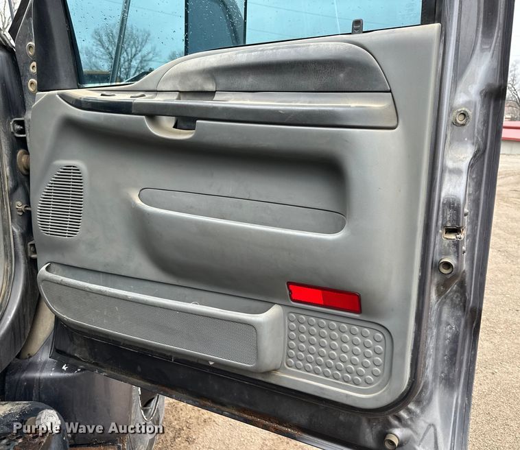 image for item NT9010 2005 Ford F650 utility / service truck