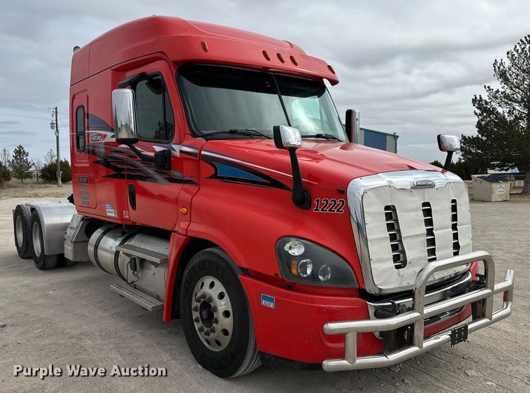 image for item OA9641 2016 Freightliner Cascadia semi truck