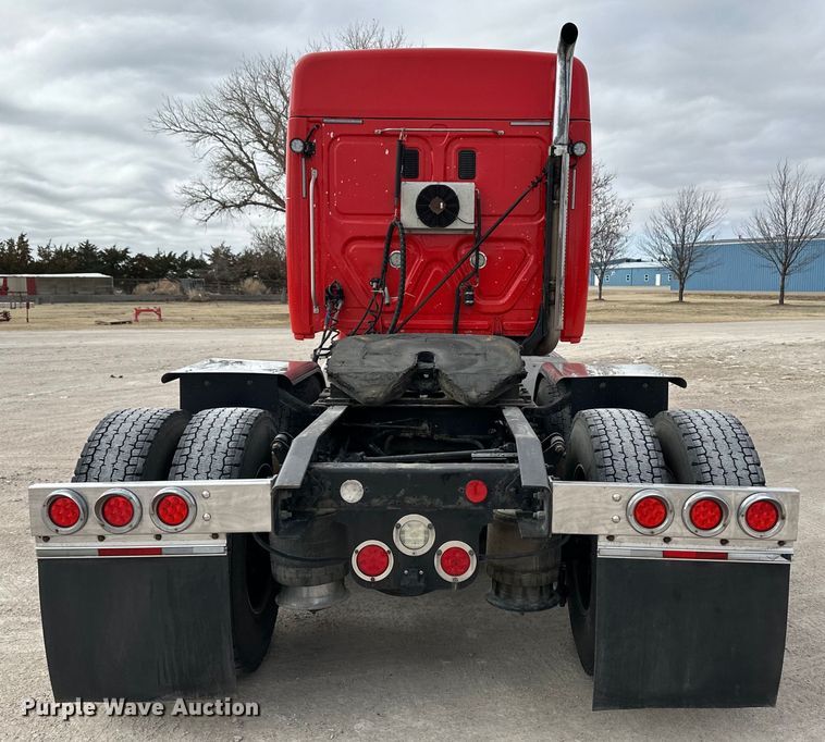 image for item OA9641 2016 Freightliner Cascadia semi truck