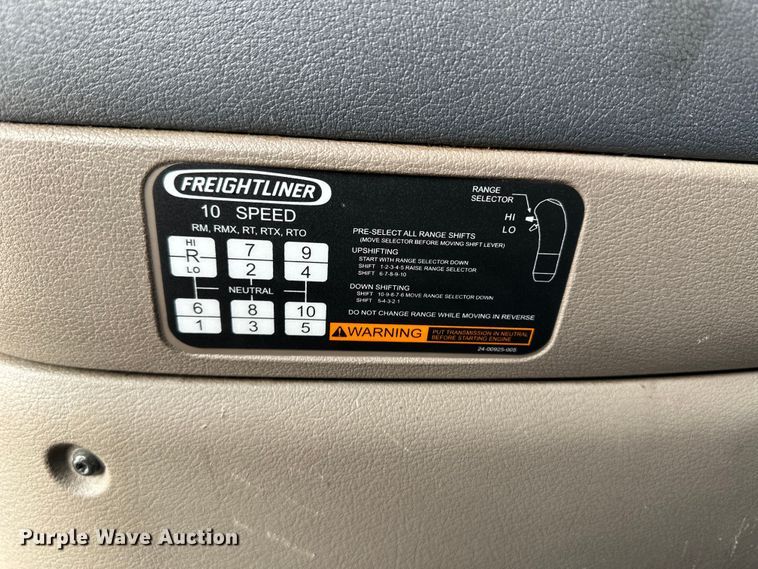 image for item OA9641 2016 Freightliner Cascadia semi truck