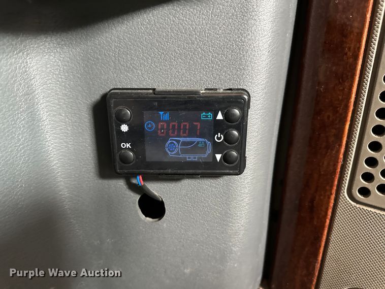 image for item OA9641 2016 Freightliner Cascadia semi truck