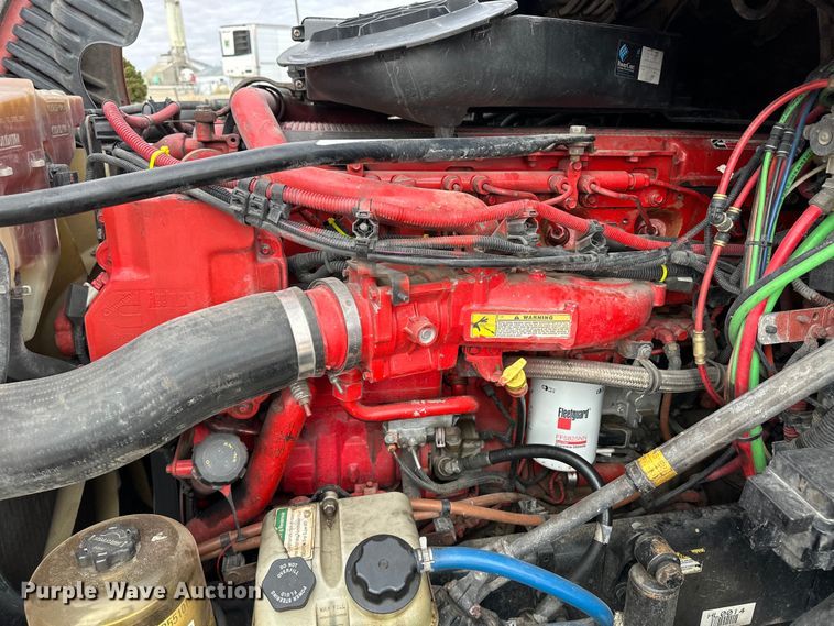 image for item OA9641 2016 Freightliner Cascadia semi truck