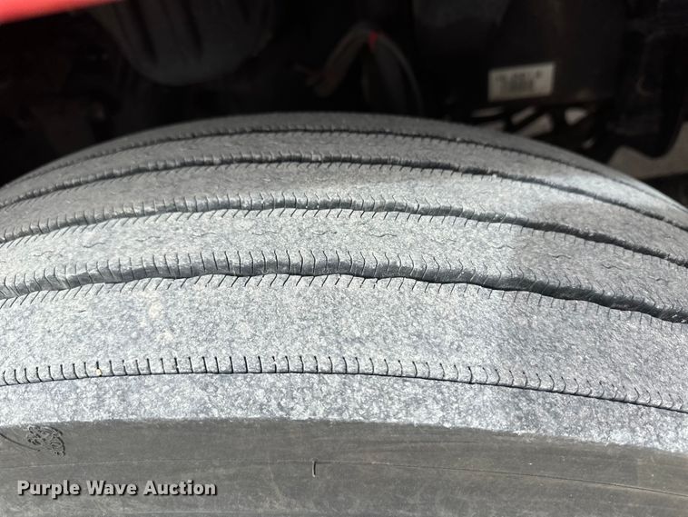 image for item OA9641 2016 Freightliner Cascadia semi truck