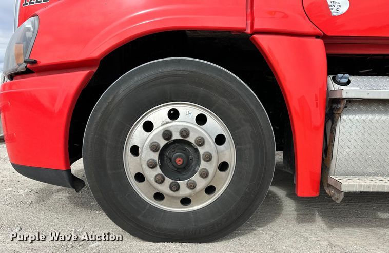 image for item OA9641 2016 Freightliner Cascadia semi truck