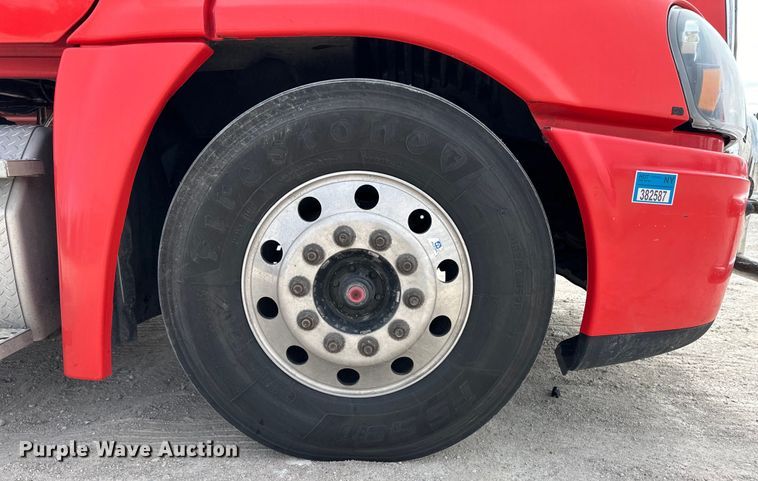 image for item OA9641 2016 Freightliner Cascadia semi truck