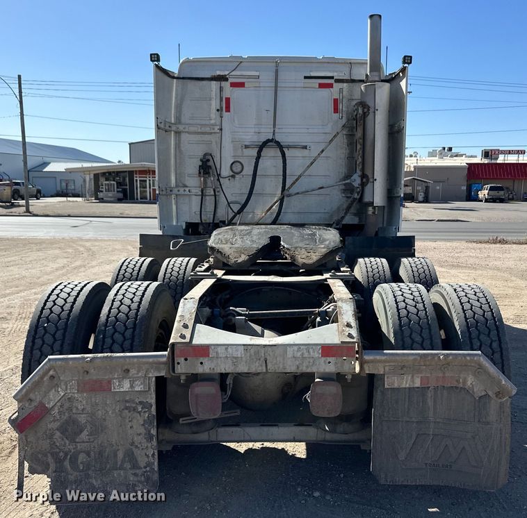 image for item OA9687 1999 Volvo semi truck