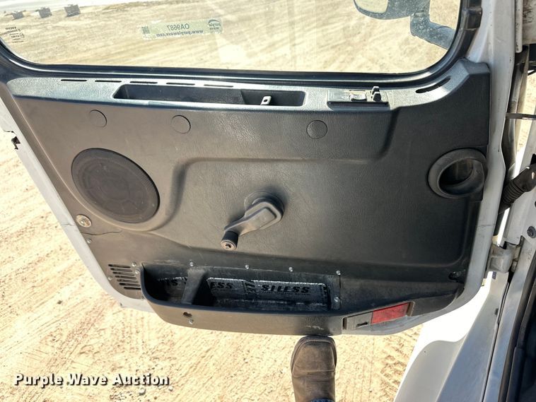 image for item OA9687 1999 Volvo semi truck