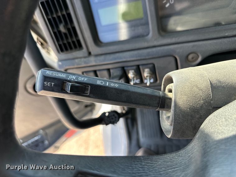 image for item OA9687 1999 Volvo semi truck