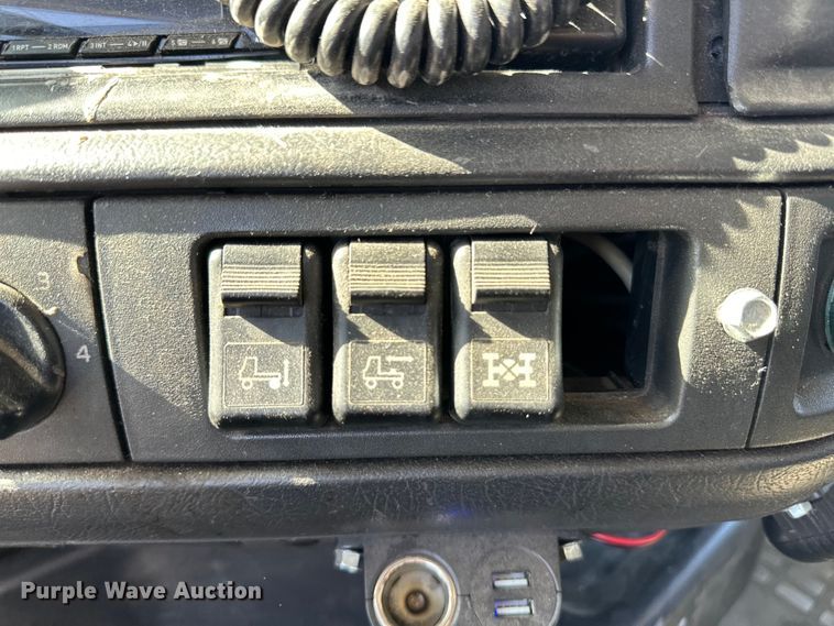 image for item OA9687 1999 Volvo semi truck