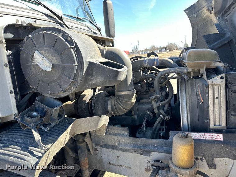 image for item OA9687 1999 Volvo semi truck