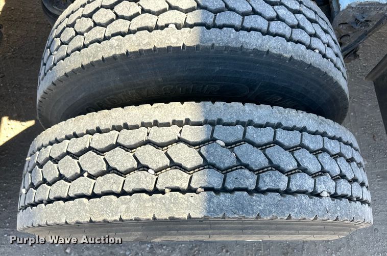 image for item OA9687 1999 Volvo semi truck