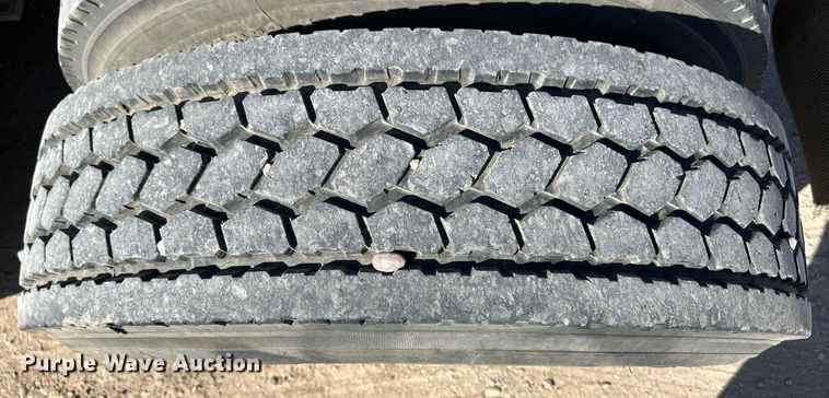 image for item OA9687 1999 Volvo semi truck