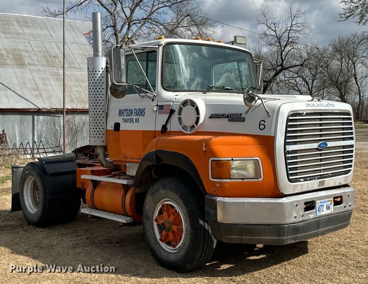 image for item OJ9674 1996 Ford L9000 Aeromax semi truck