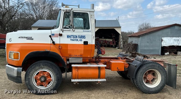 image for item OJ9674 1996 Ford L9000 Aeromax semi truck