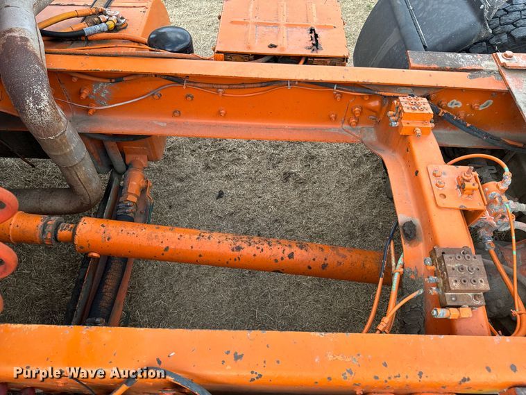 image for item OJ9674 1996 Ford L9000 Aeromax semi truck