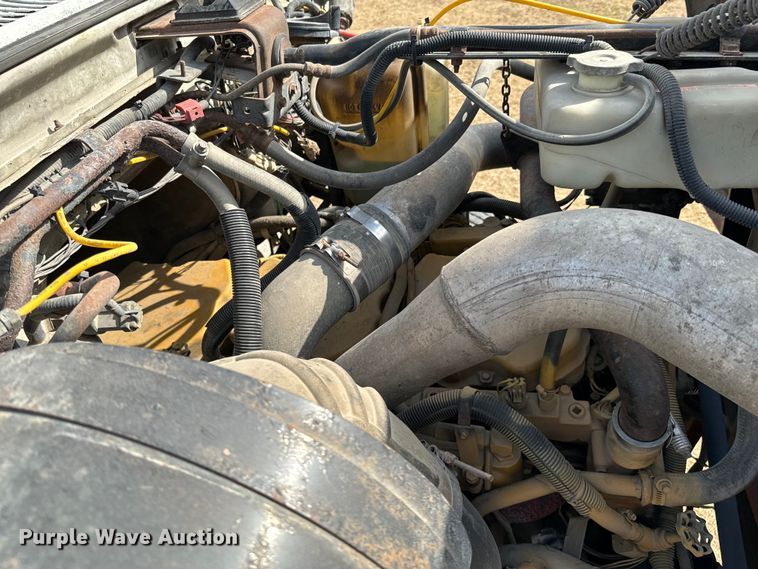 image for item OJ9674 1996 Ford L9000 Aeromax semi truck