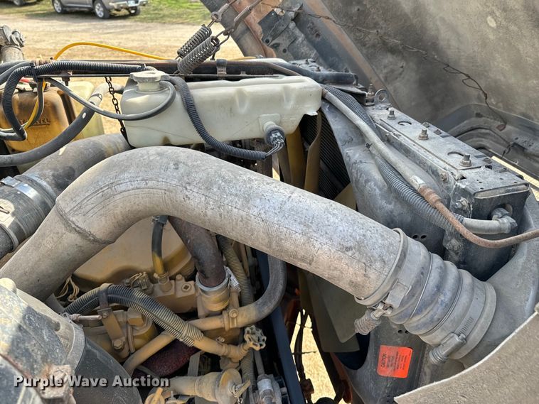 image for item OJ9674 1996 Ford L9000 Aeromax semi truck