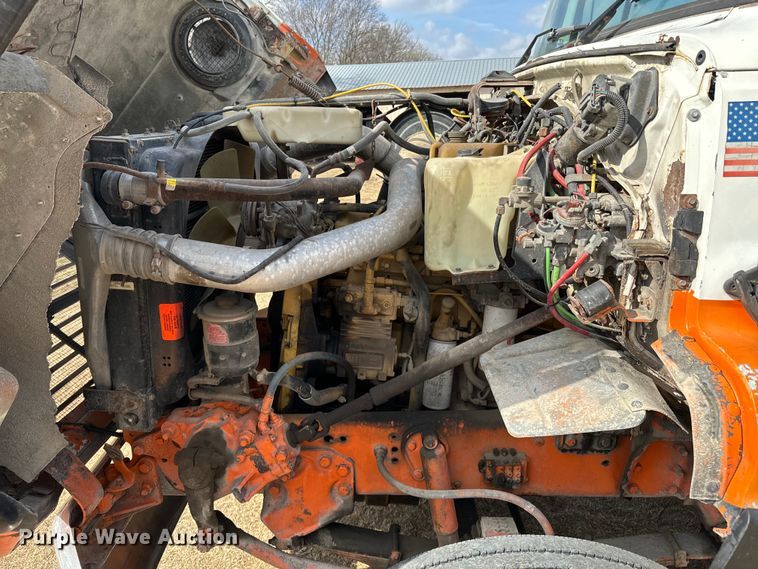 image for item OJ9674 1996 Ford L9000 Aeromax semi truck