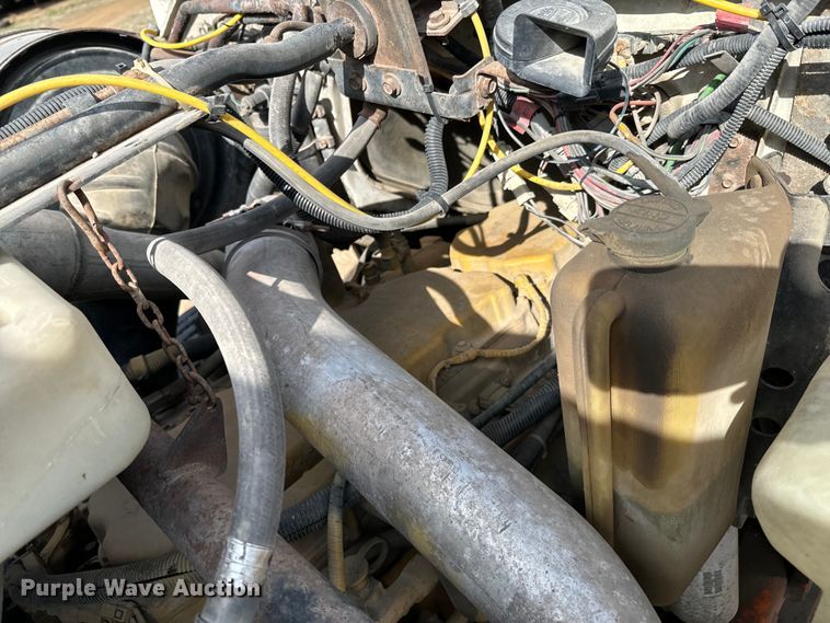 image for item OJ9674 1996 Ford L9000 Aeromax semi truck