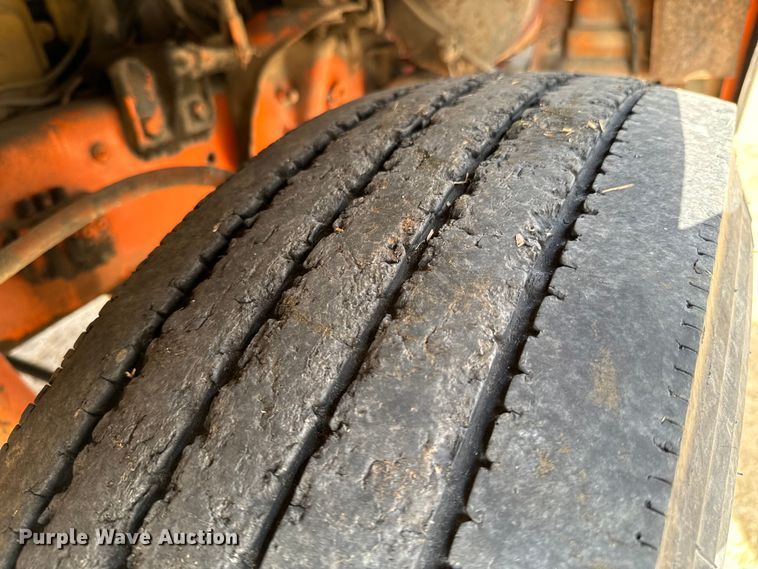 image for item OJ9674 1996 Ford L9000 Aeromax semi truck