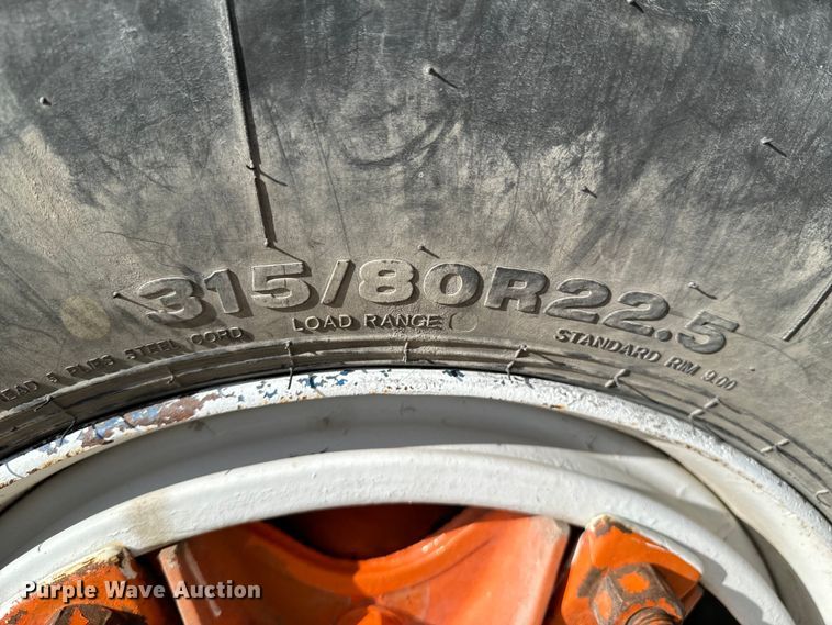 image for item OJ9674 1996 Ford L9000 Aeromax semi truck