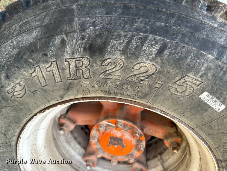 image for item OJ9674 1996 Ford L9000 Aeromax semi truck