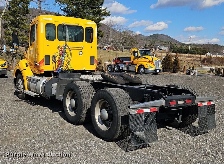 image for item OK9794 2020 Kenworth  T680 semi truck