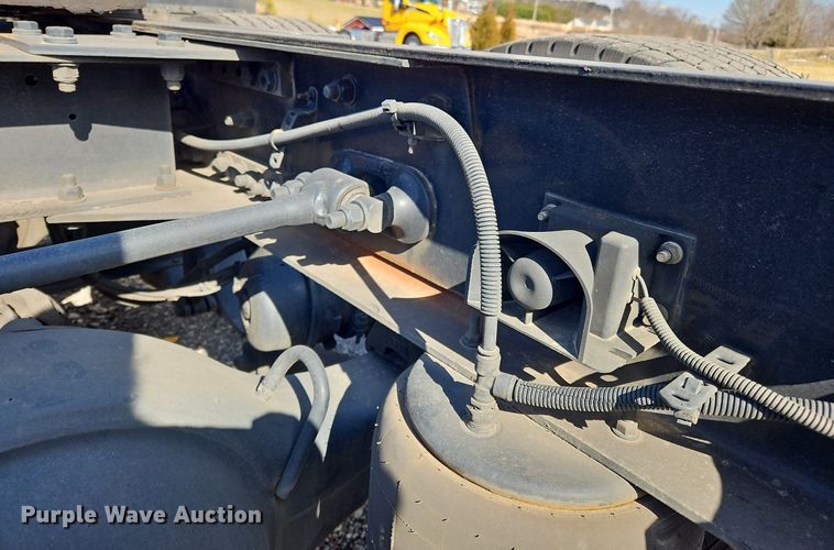 image for item OK9794 2020 Kenworth  T680 semi truck