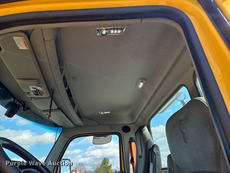 image for item OK9794 2020 Kenworth  T680 semi truck