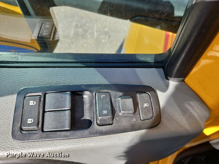 image for item OK9794 2020 Kenworth  T680 semi truck