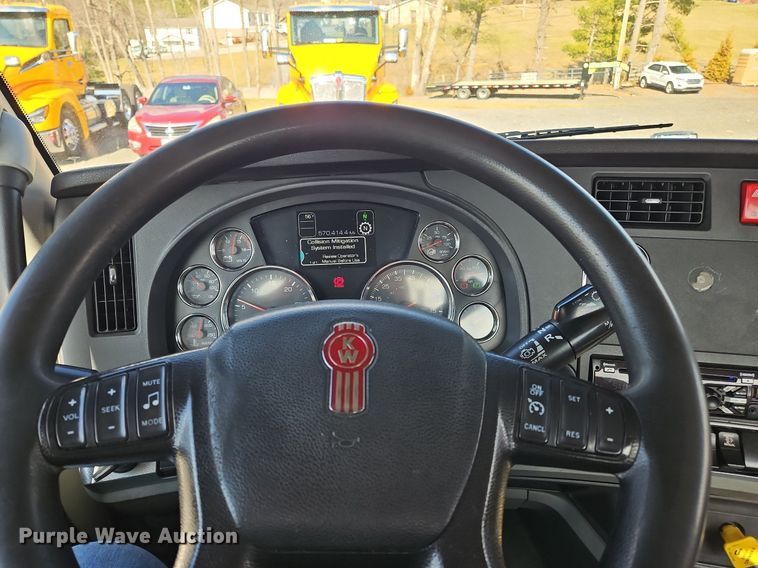 image for item OK9794 2020 Kenworth  T680 semi truck