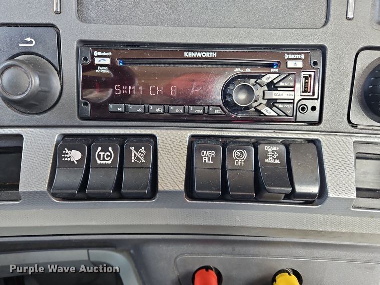 image for item OK9794 2020 Kenworth  T680 semi truck