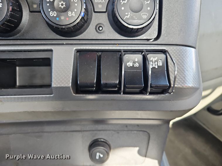 image for item OK9794 2020 Kenworth  T680 semi truck