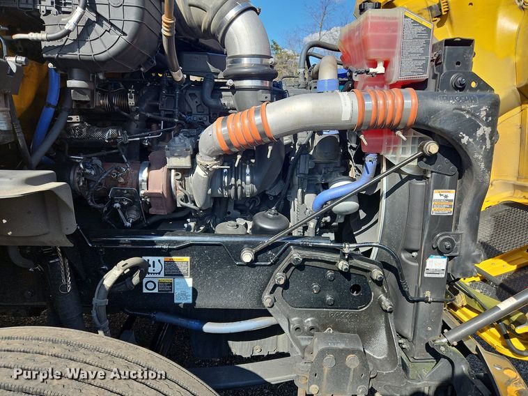 image for item OK9794 2020 Kenworth  T680 semi truck