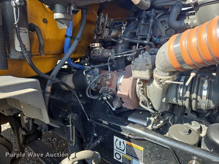 image for item OK9794 2020 Kenworth  T680 semi truck