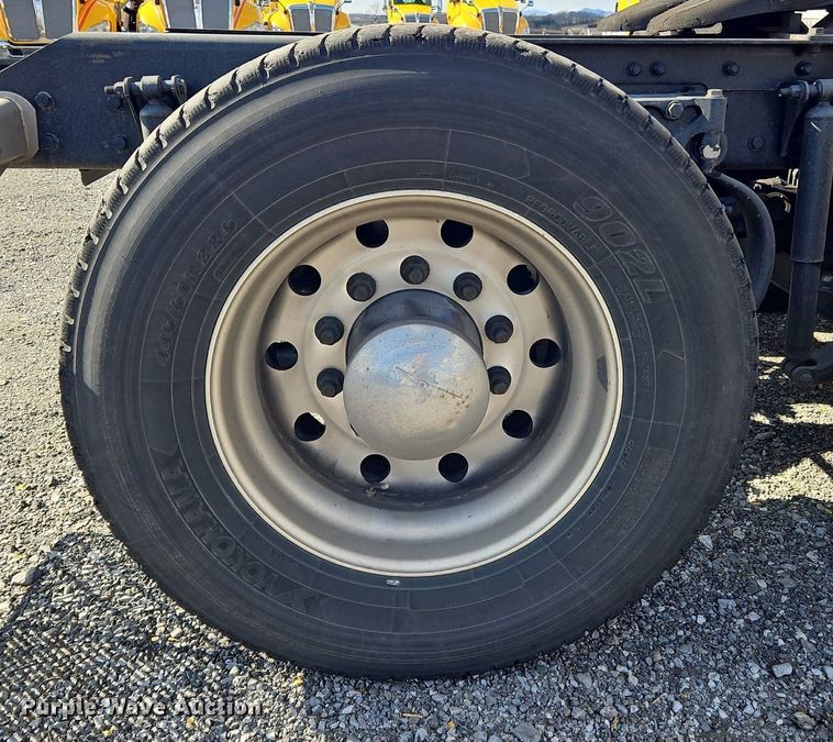 image for item OK9794 2020 Kenworth  T680 semi truck