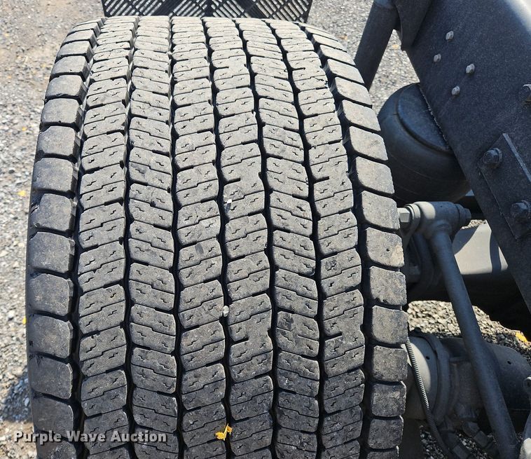 image for item OK9794 2020 Kenworth  T680 semi truck