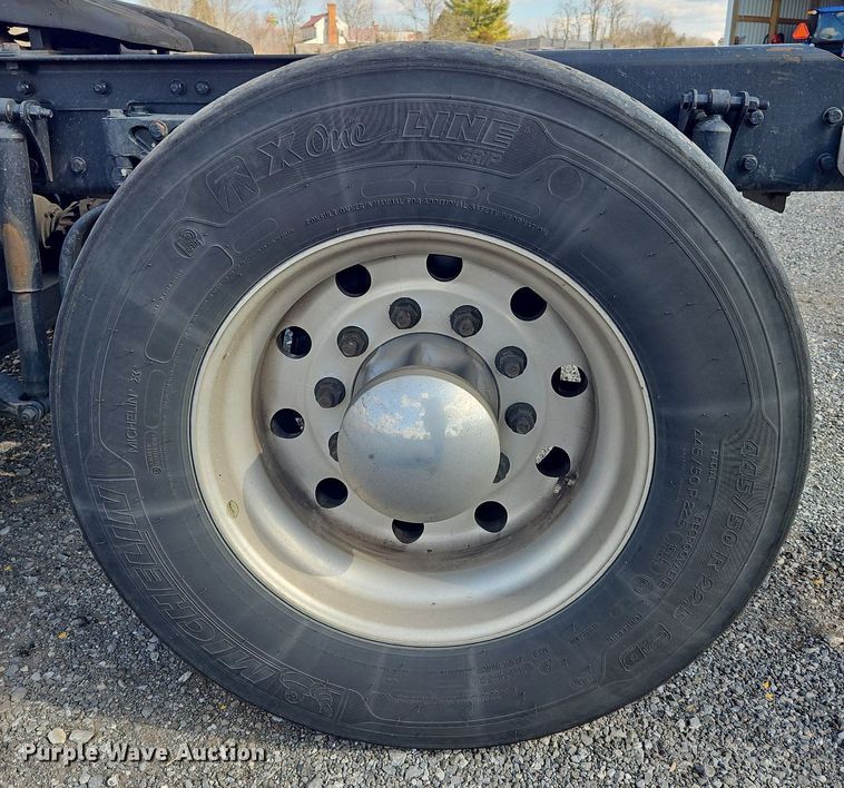 image for item OK9794 2020 Kenworth  T680 semi truck