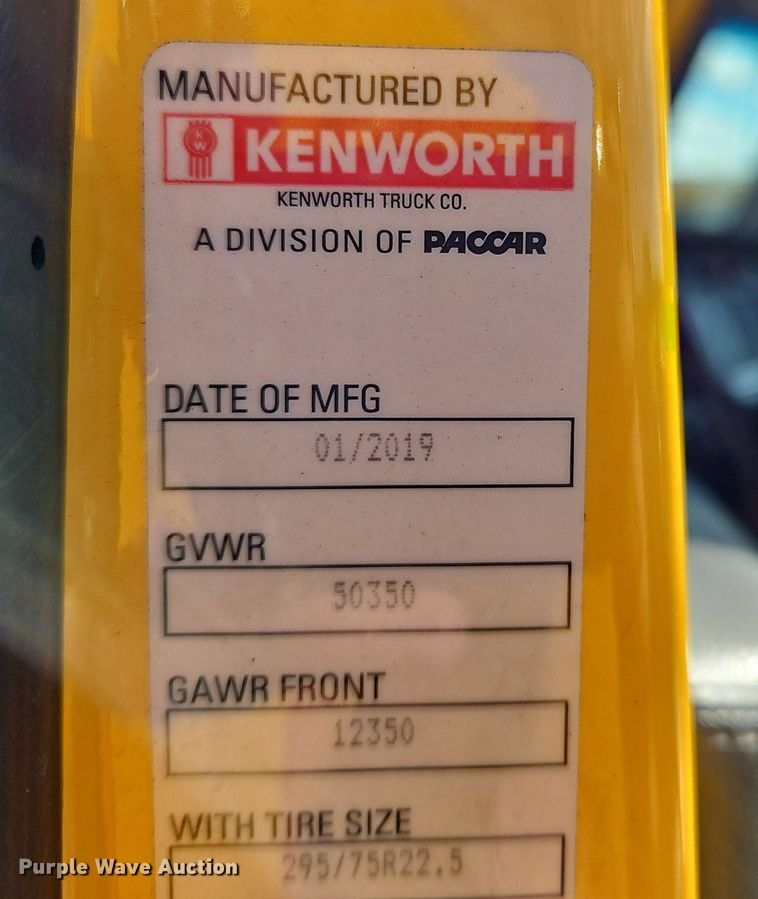 image for item OK9794 2020 Kenworth  T680 semi truck