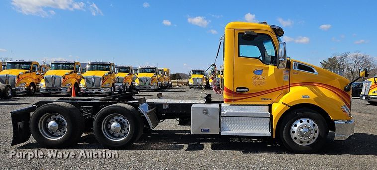image for item OK9795 2020 Kenworth  T680 semi truck