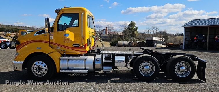 image for item OK9795 2020 Kenworth  T680 semi truck