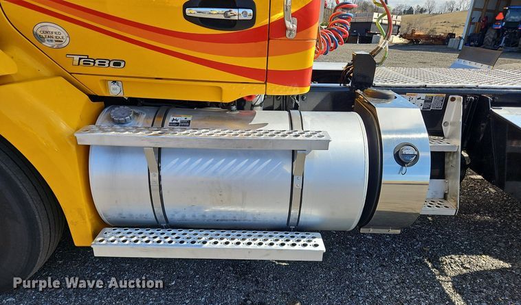 image for item OK9795 2020 Kenworth  T680 semi truck