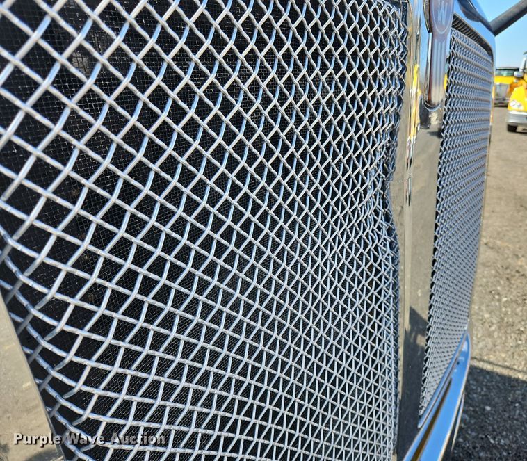 image for item OK9795 2020 Kenworth  T680 semi truck